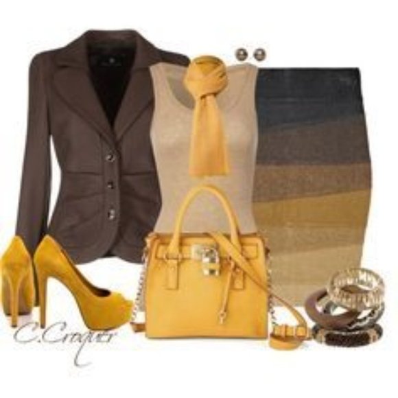 $89 NWT SCHUTZ (8.5 & 9.5) Beige Lanneh Suede Clogs - Picture 2 of 2